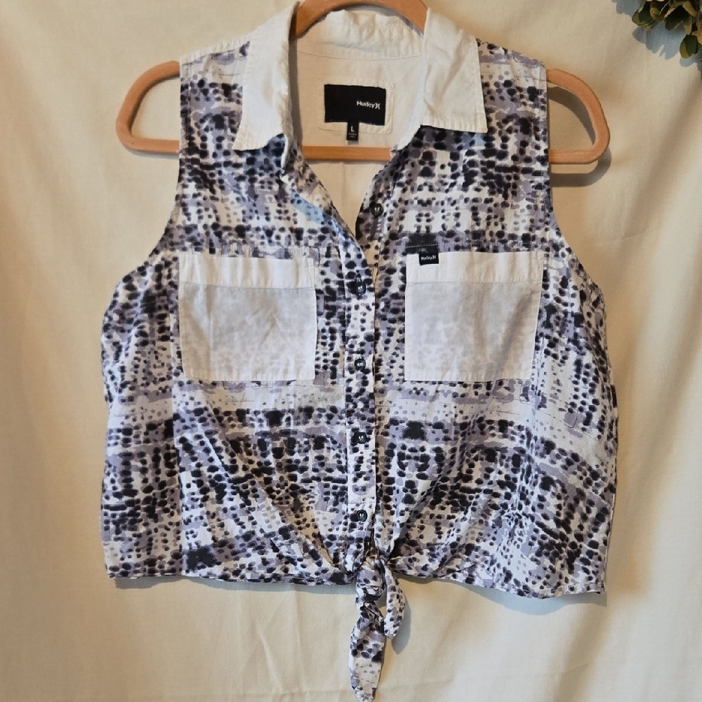 Hurley Black and White Sleeveless Tie-Front Shirt